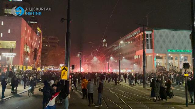 Anti-2G corona protest wreaks havoc in Rotterdam Nov 19, 2021