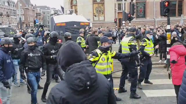 🔥PROVOCATEURS OF THE POLICE IN AMSTERDAM / PROVOKATEURE DER POLIZEI IN AMSTERDAM🔥 3-2-2022