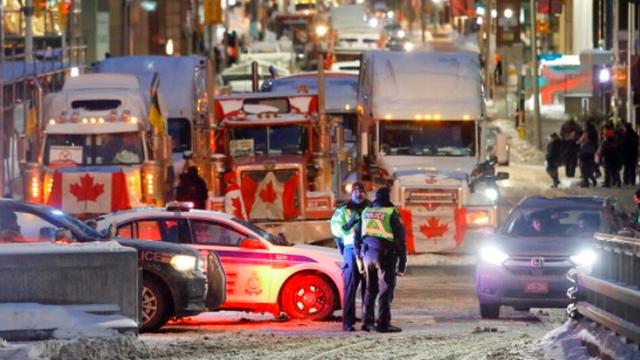 Canadian Government FURIOUS As Tow Companies Announce They REFUSE To Tow Freedom Convoy Truckers 9-2-2022